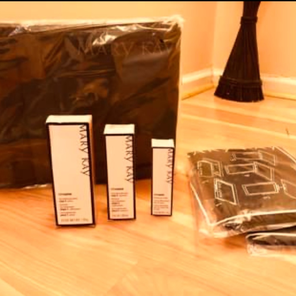 MARY KAY Timewise Microdermabrasion Gift Set